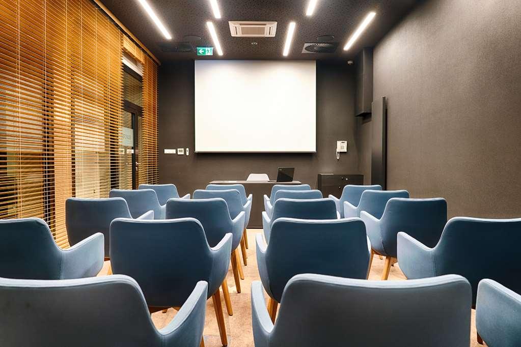 Focus Hotel Premium 소포트 시설 사진